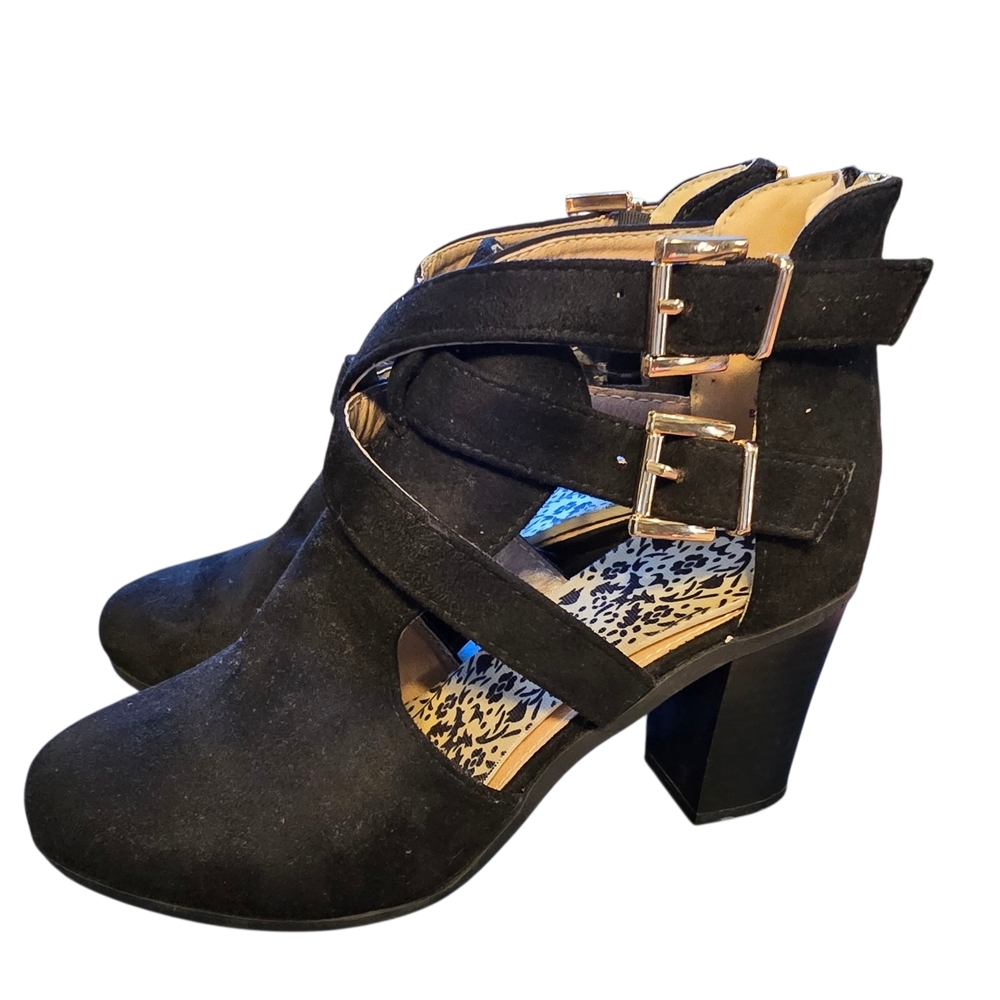 Chic Black Buckle Heeled Boots
